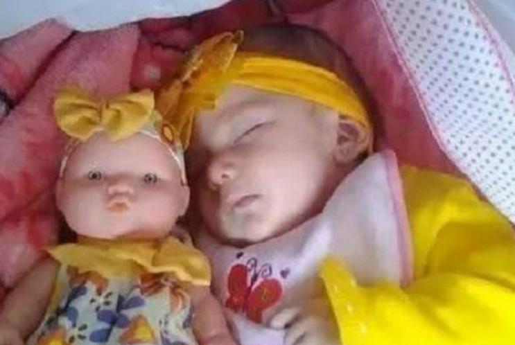 宝宝不像爸爸也不像妈妈正常吗,宝宝不像爸爸是亲生的吗