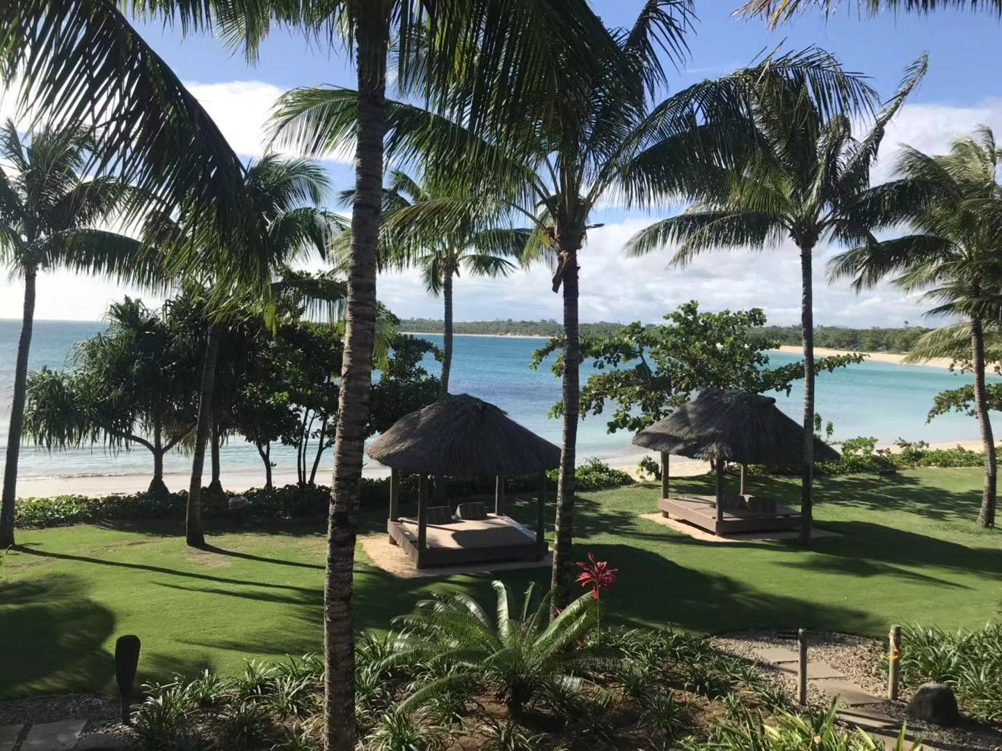 简单生活，在这个蓝天白云晴空万里的浪漫岛国，浪费时间才是正事