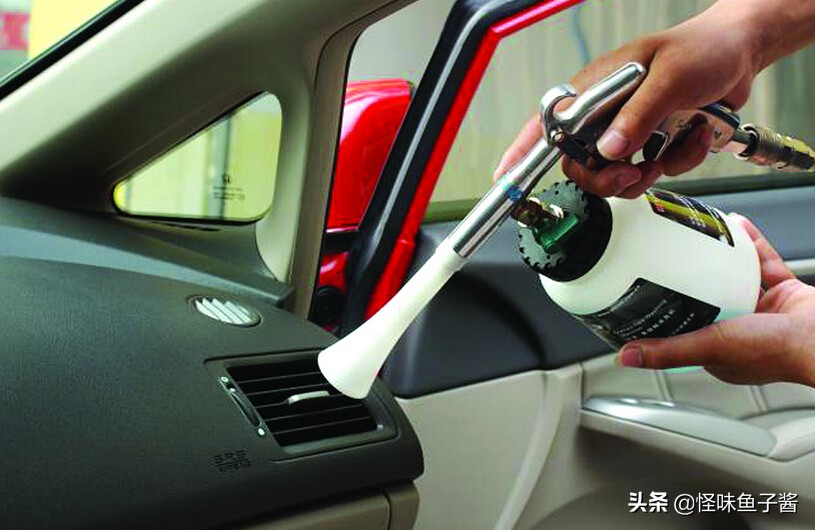 汽车内饰清洁的最佳方法,汽车内饰除异味最好的方法