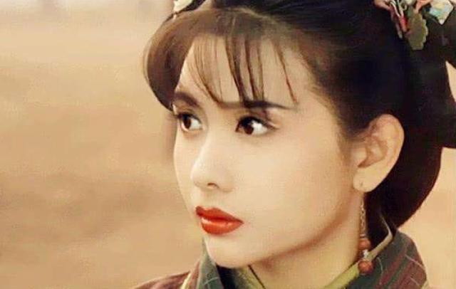 单眼皮、龅牙、厚嘴唇，这些缺陷美才是娱乐圈该有的百媚千红