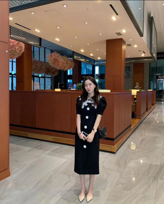 小个子偏瘦韩版气质夏季拼接裙,夏季v领黄色宽松韩版裙