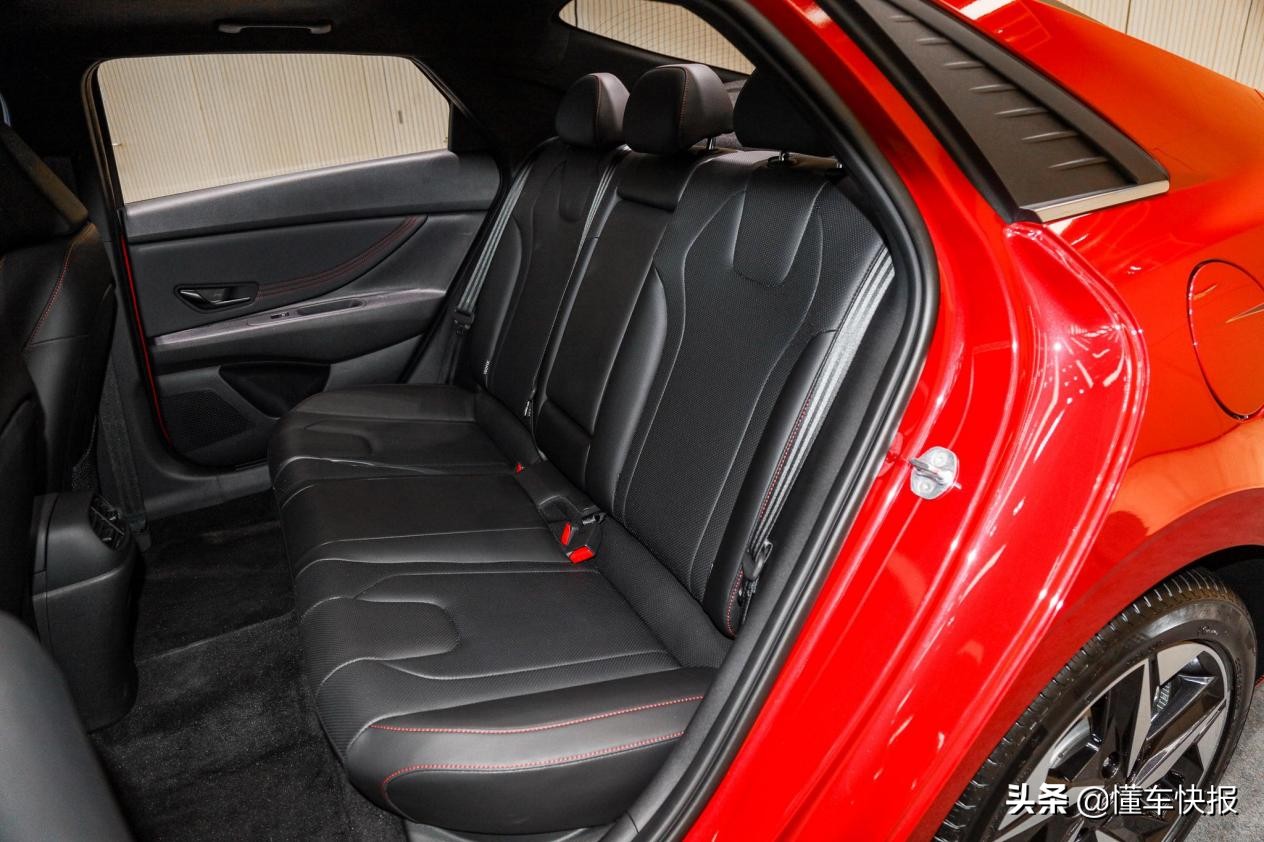 第七代伊兰特和全新伊兰特区别,第六代伊兰特对比第七代伊兰特