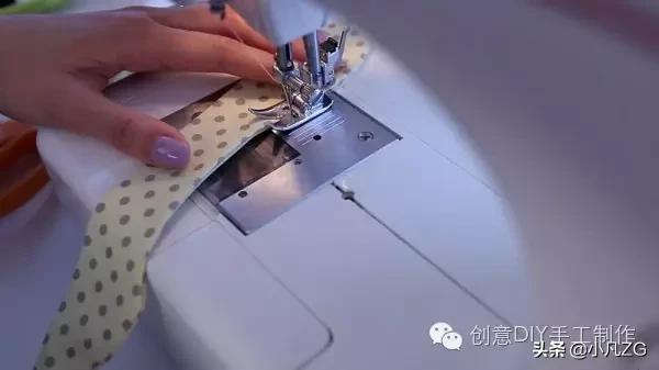 如何用旧衣服做发饰,旧衣服做蝴蝶结发饰