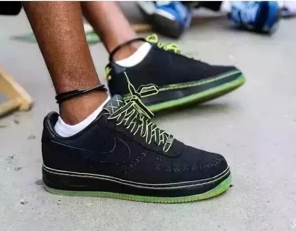 开售仅2分钟就被一抢而空！一件印花短袖居然可以12小时涨价6倍？