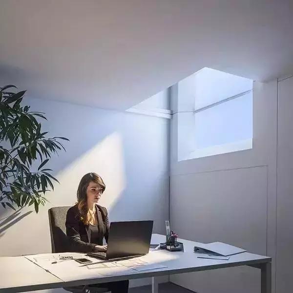 厉害了，这才真正的日光灯，光线再不好的屋也能享受阳光普照了！