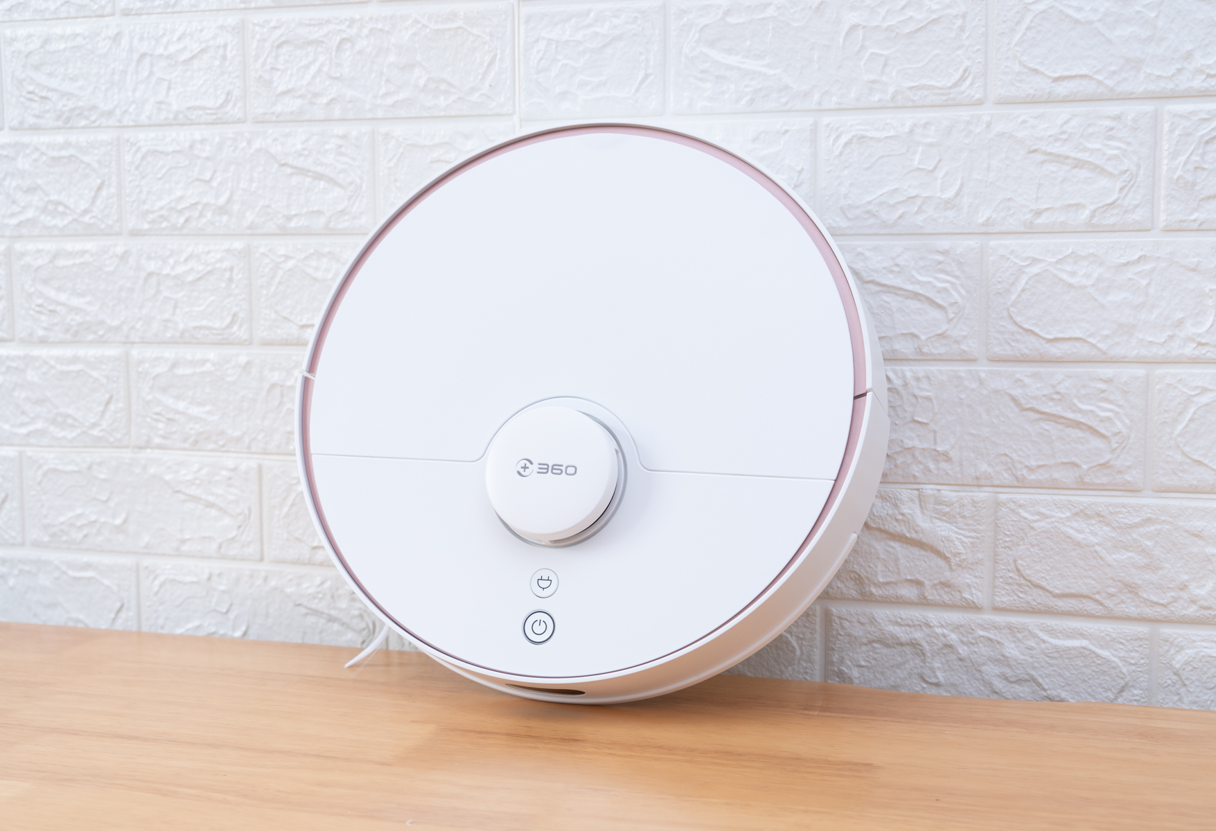 不仅有电脑安全卫士，还有家庭清洁卫士，360扫地机器人s7测评