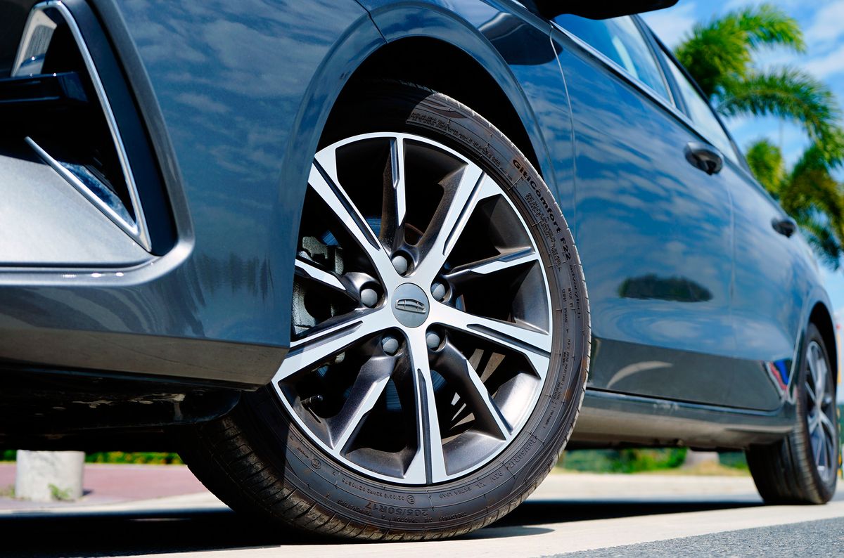 国民家轿首选测试吉利第4代帝豪,第四代全新帝豪驾驶体验