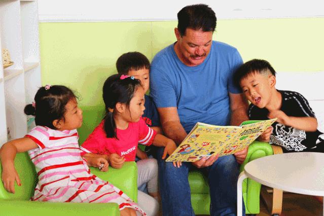 钃濆ぉ娴疯穬鍙岃骞煎効鍥寳浜煶鏅北,鐭虫櫙灞卞弻璇辜鍎垮洯