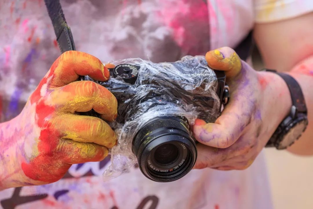 在垃圾堆捡到相机翻新,如何用垃圾的镜头拍大片
