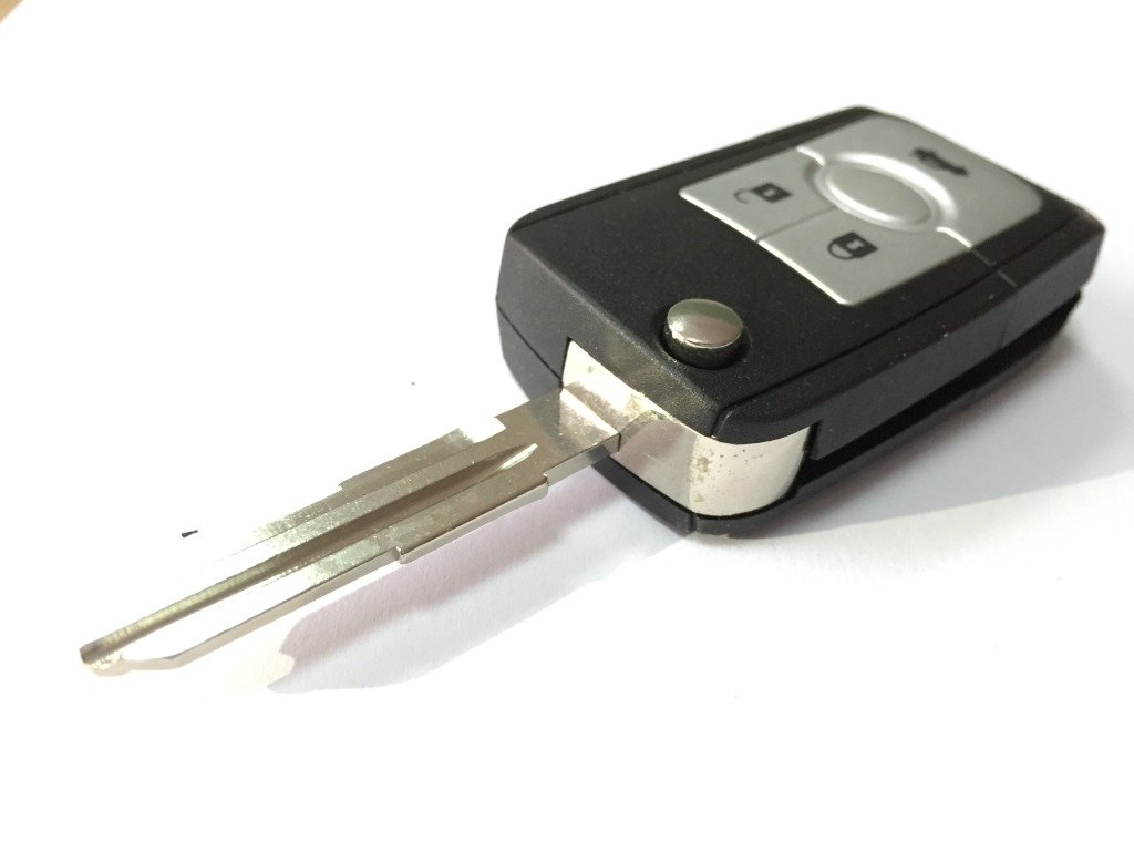 车钥匙锁后备箱怎么办现代,车钥匙锁车里怎么办后备箱能打开