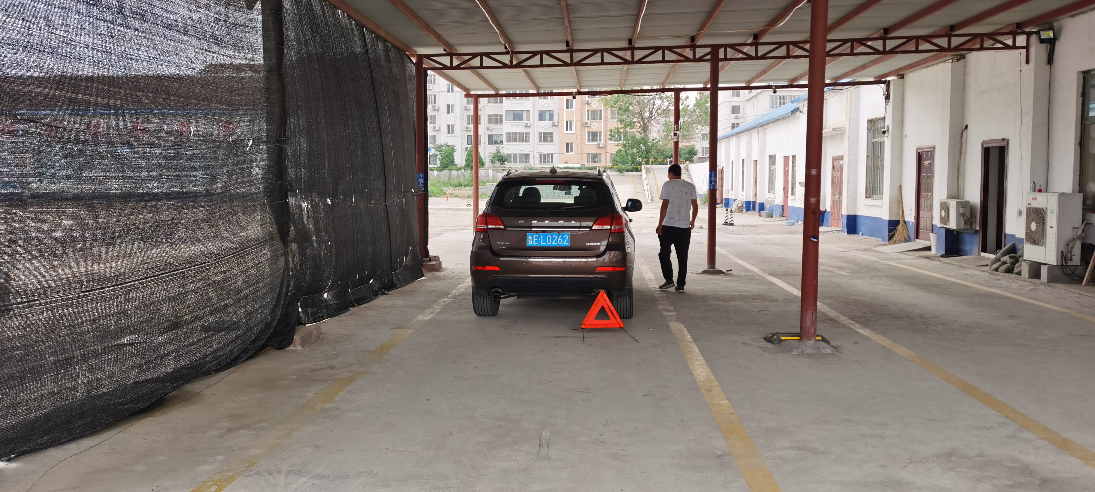 汽车年审前怎么样才能让尾气达标,车辆第一次年检需要灭火器吗