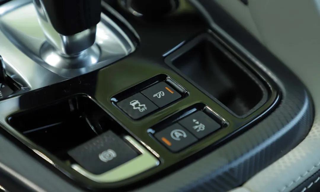 捷豹f-typevs保时捷718s宝马z4,2018款3.0t捷豹f-type现车