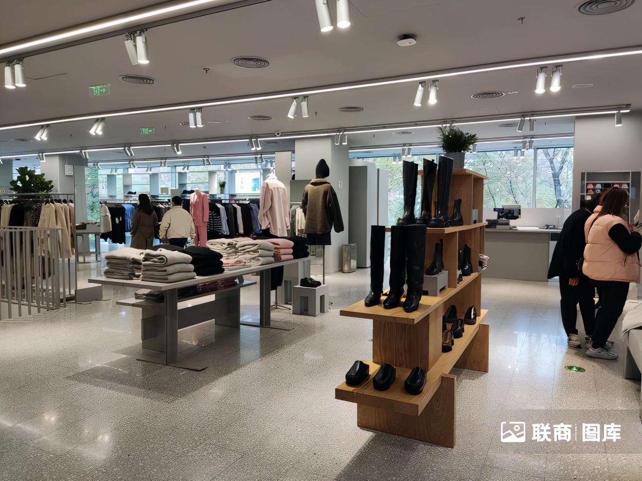 探访hm视频,hm和arket的关系