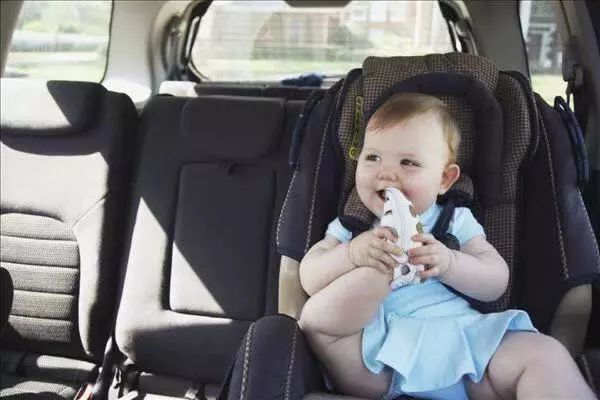 一般多大孩子需要坐安全座椅,多大孩子适合坐安全座椅