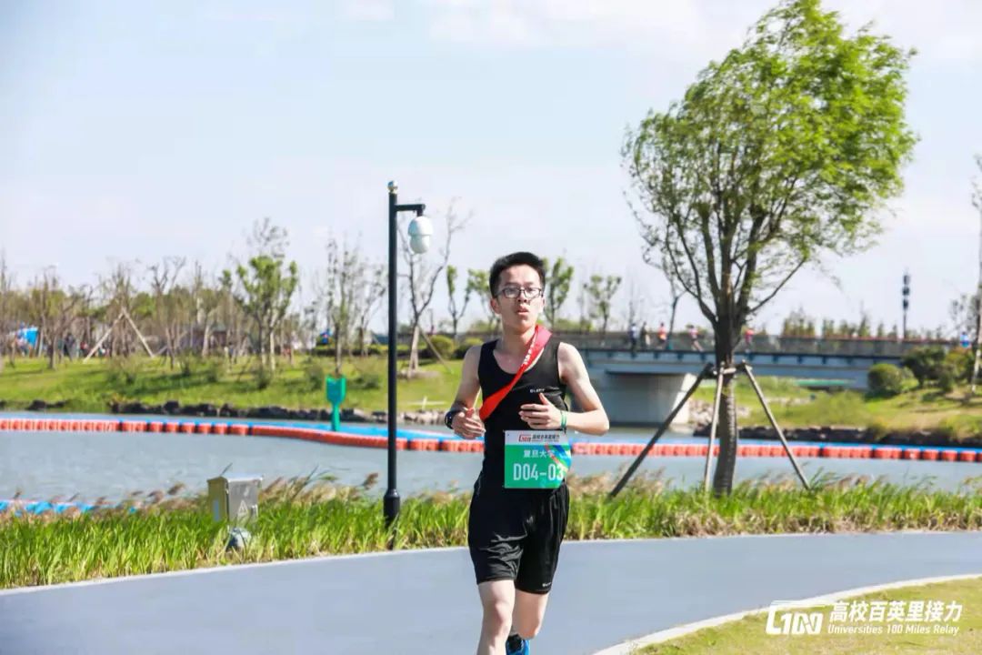 中考体育800米满分几秒,中考体育女生800米多少时间满分