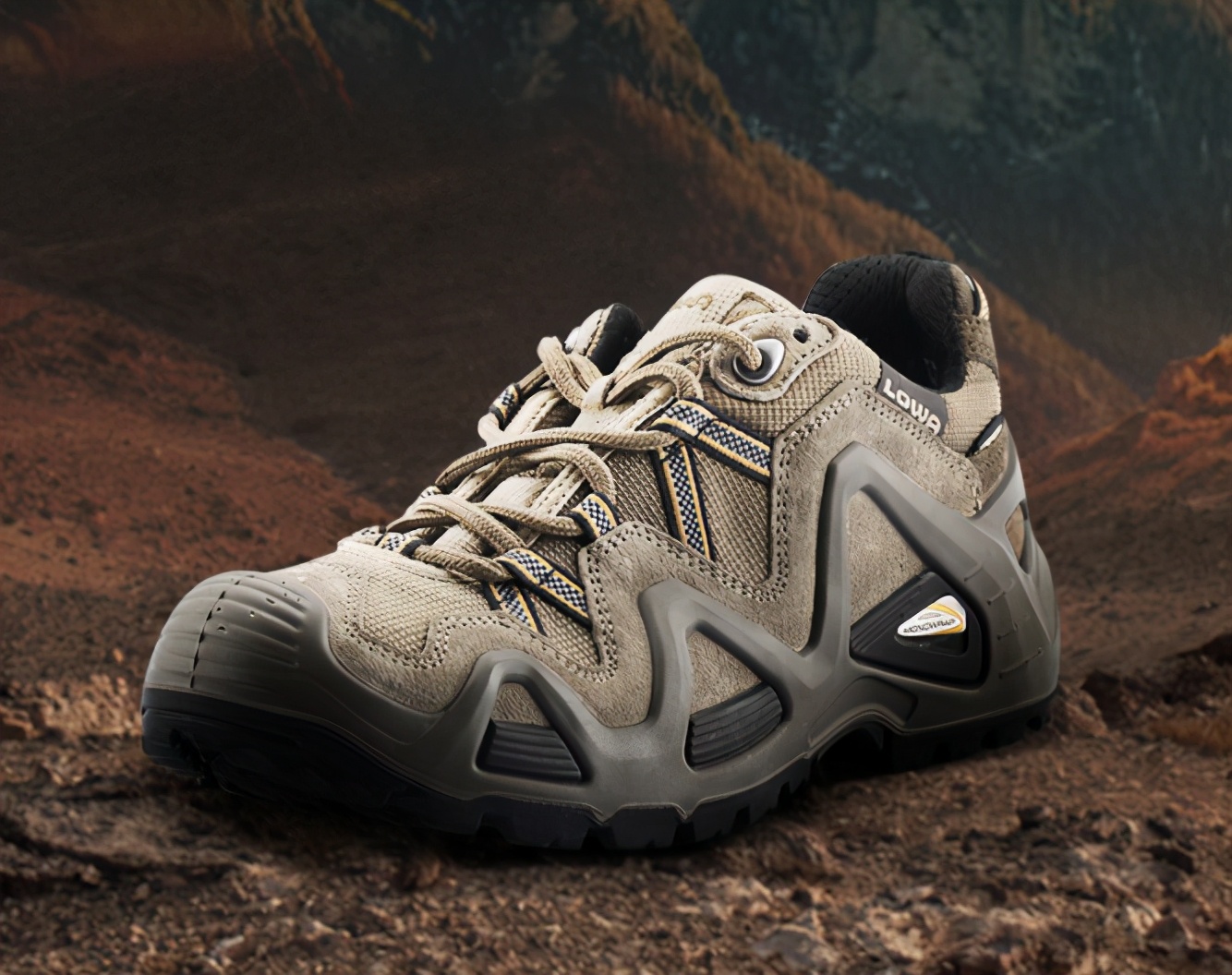 户外雨雪天气穿什么鞋子,雨雪天气穿什么衣服