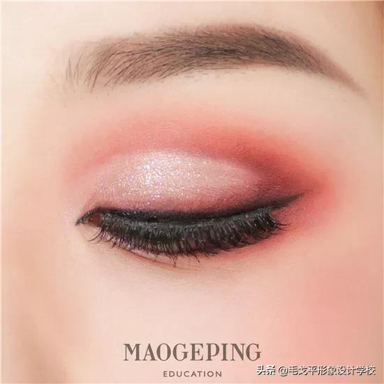 眼妆教程眼妆怎么画显大又干净,眼妆教程手把手教你画眼妆