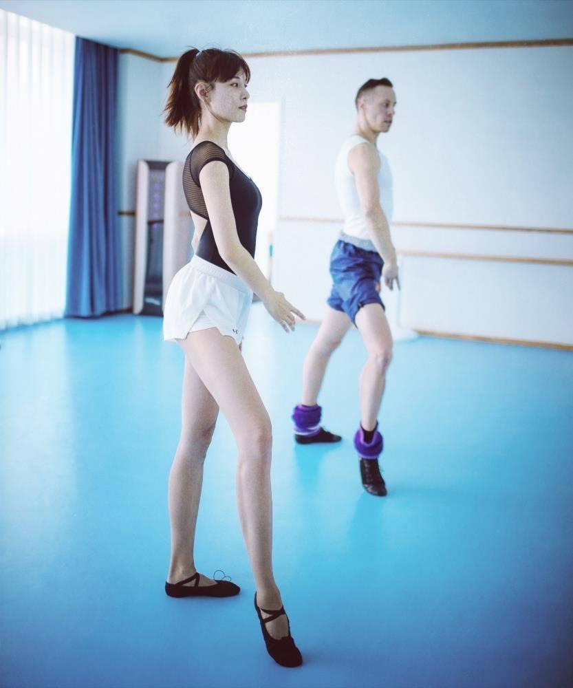 张蓝心瘦腿的方法,张蓝心的腿法图解