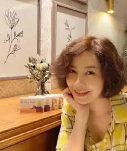 玉女歌手拒绝大佬*规则潜**背上巨额违约金！为还债走穴捞金无人识