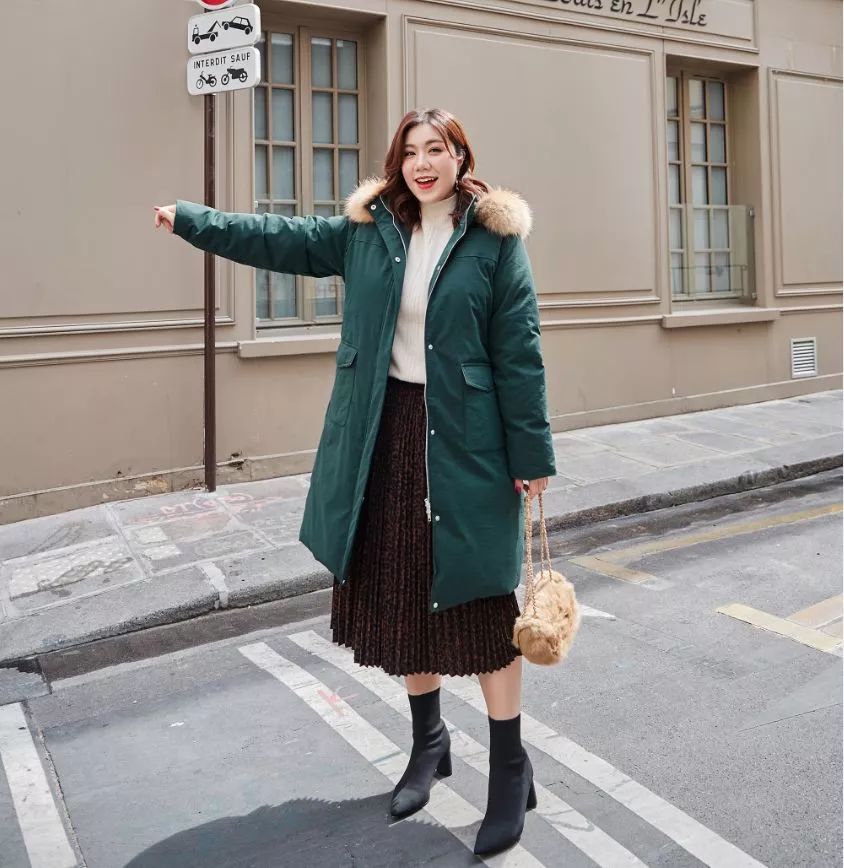 身材胖怎么穿？微胖女孩的时尚穿搭指南