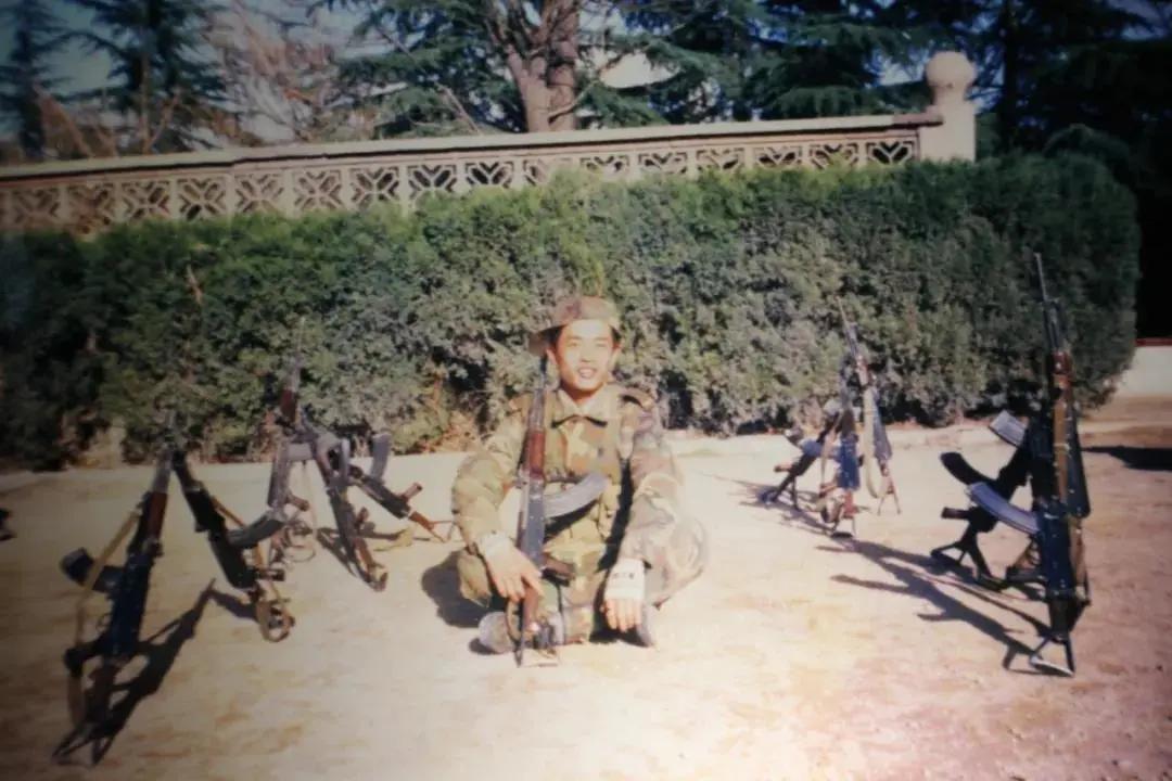 八一特辑｜从“橄榄绿”到“法袍黑”的华丽转变