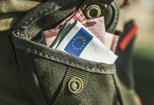 惊了！！某校同学中签无数拿鞋拿到手软