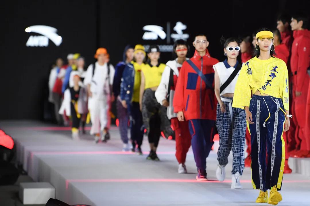 安踏争议广告,安踏广告不走寻常路