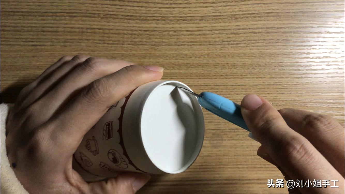 纸杯投影仪自制玩具玩法,纸杯手工玩具6-12岁手工简单