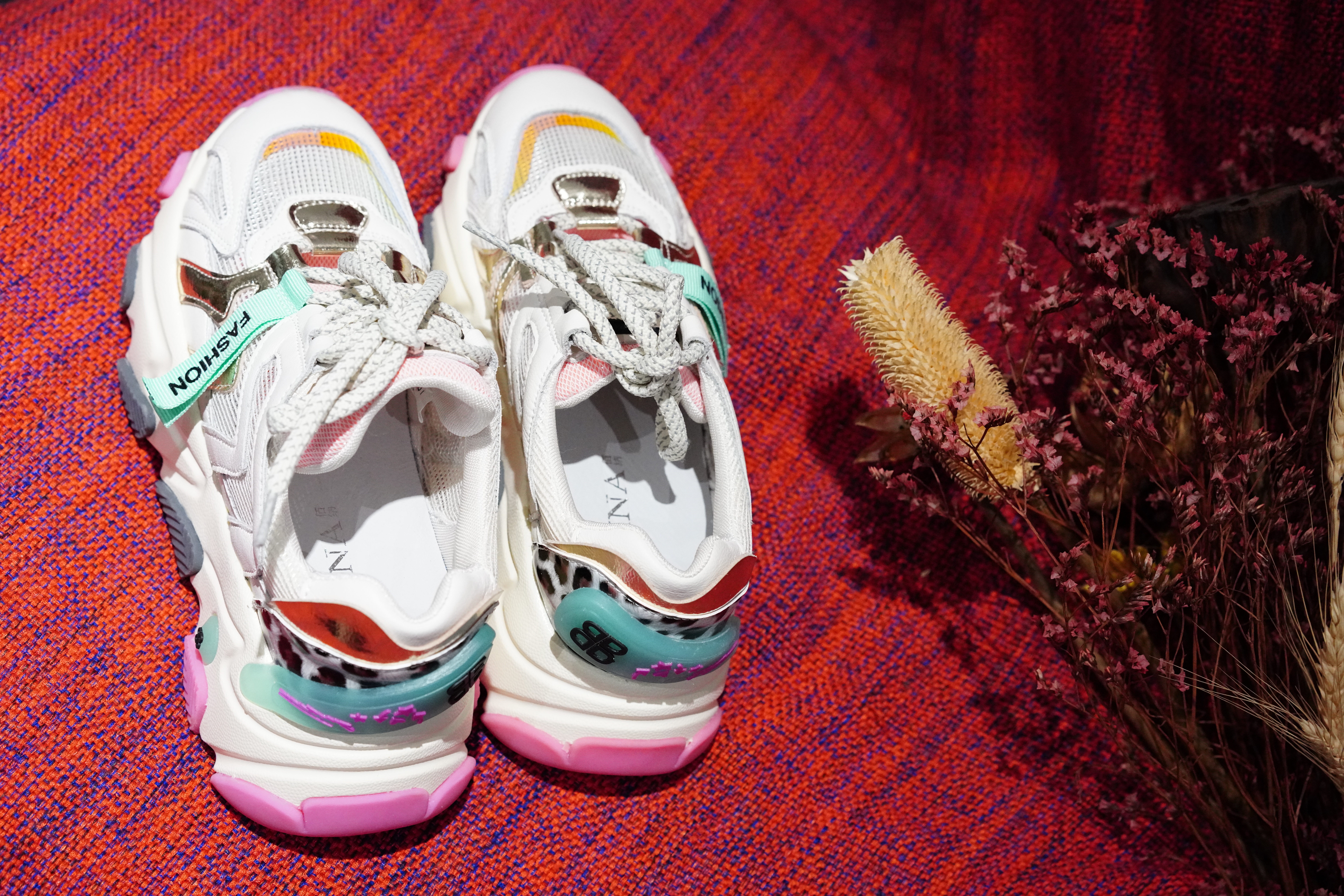 潮酷又时尚的老爹鞋,明星款老爹鞋