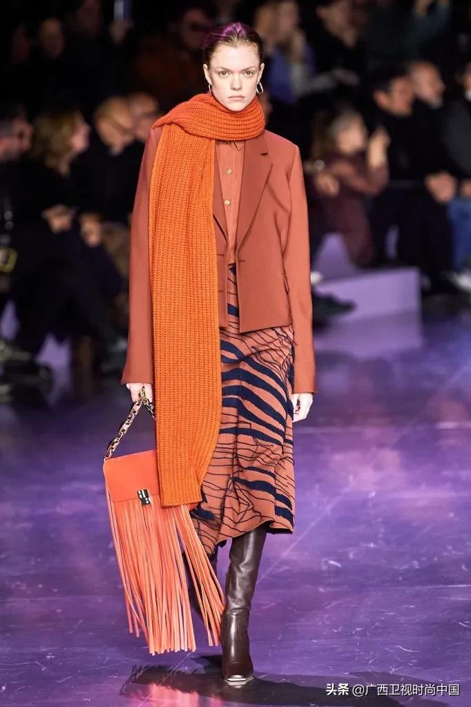 适合年轻人的职场穿搭,职场穿搭尽显干练大气