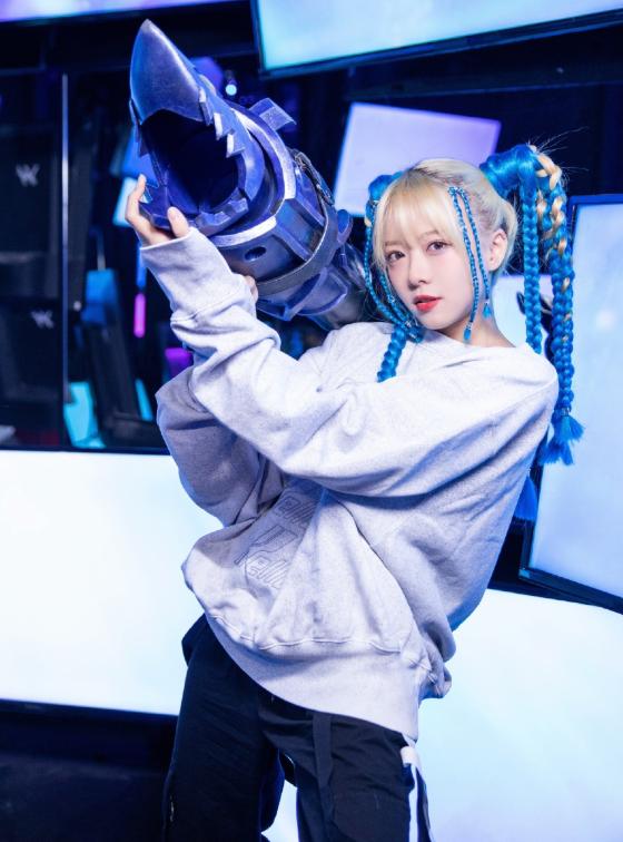 骆歆周淑怡颜值,骆歆模仿金克丝直播