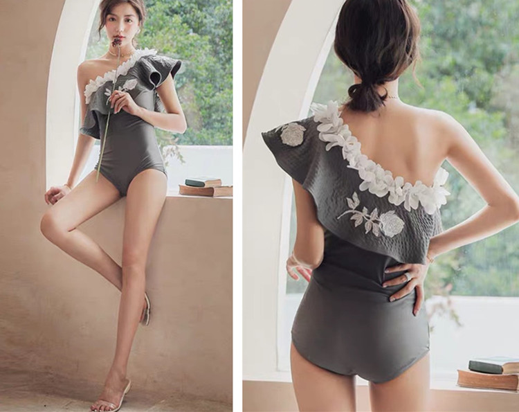 海滩泳衣清爽又时髦,海边度假必备沙滩裙泳衣