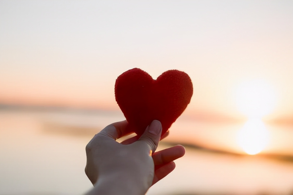 接吻心里应该有什么感觉,两性接吻的心理学