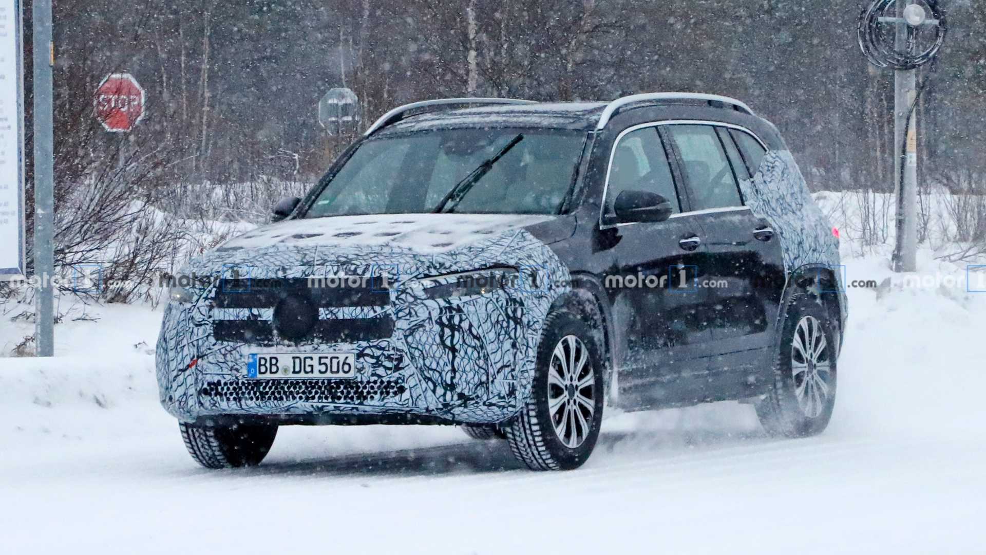 奔驰新能源电动汽车最新款eqc,奔驰新能源eq轿车