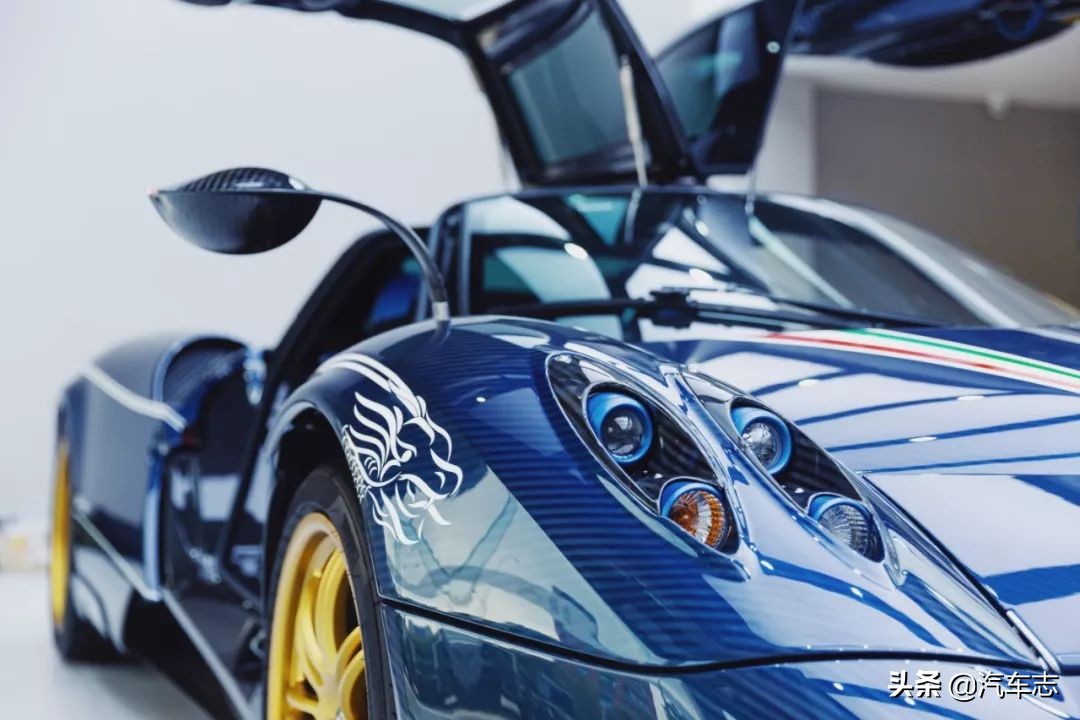 价值一亿的法拉利拉法,价值1亿元钱的白色法拉利拉法