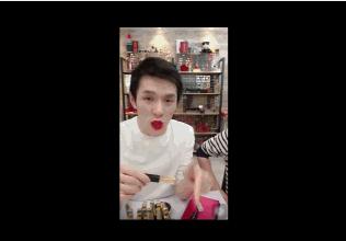 李佳琦再掉好感!老烟民形象曝光后，直播间里跟杨幂开黄腔