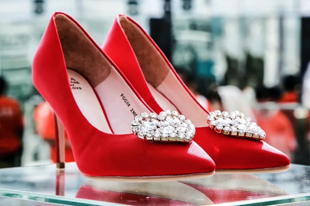 哪个牌子的婚鞋好,什么牌子婚鞋最好