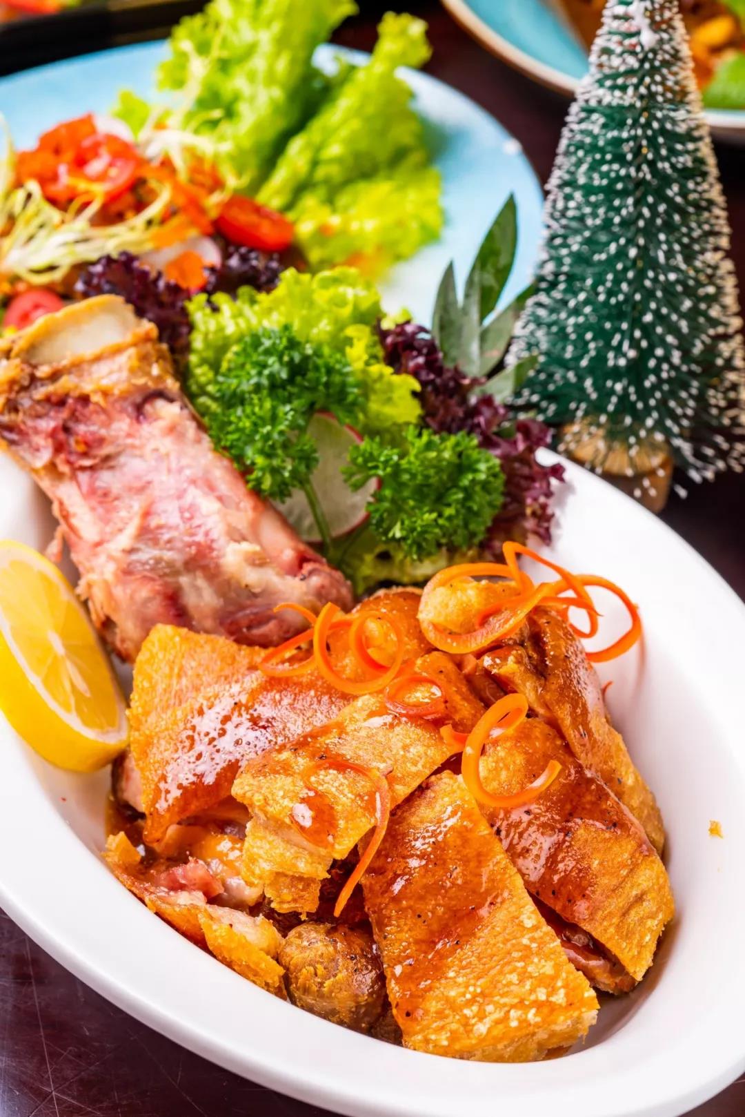 8元/锅!开在W酒店旁边的「泰国皇室料理」,“圣诞锅”涮海鲜