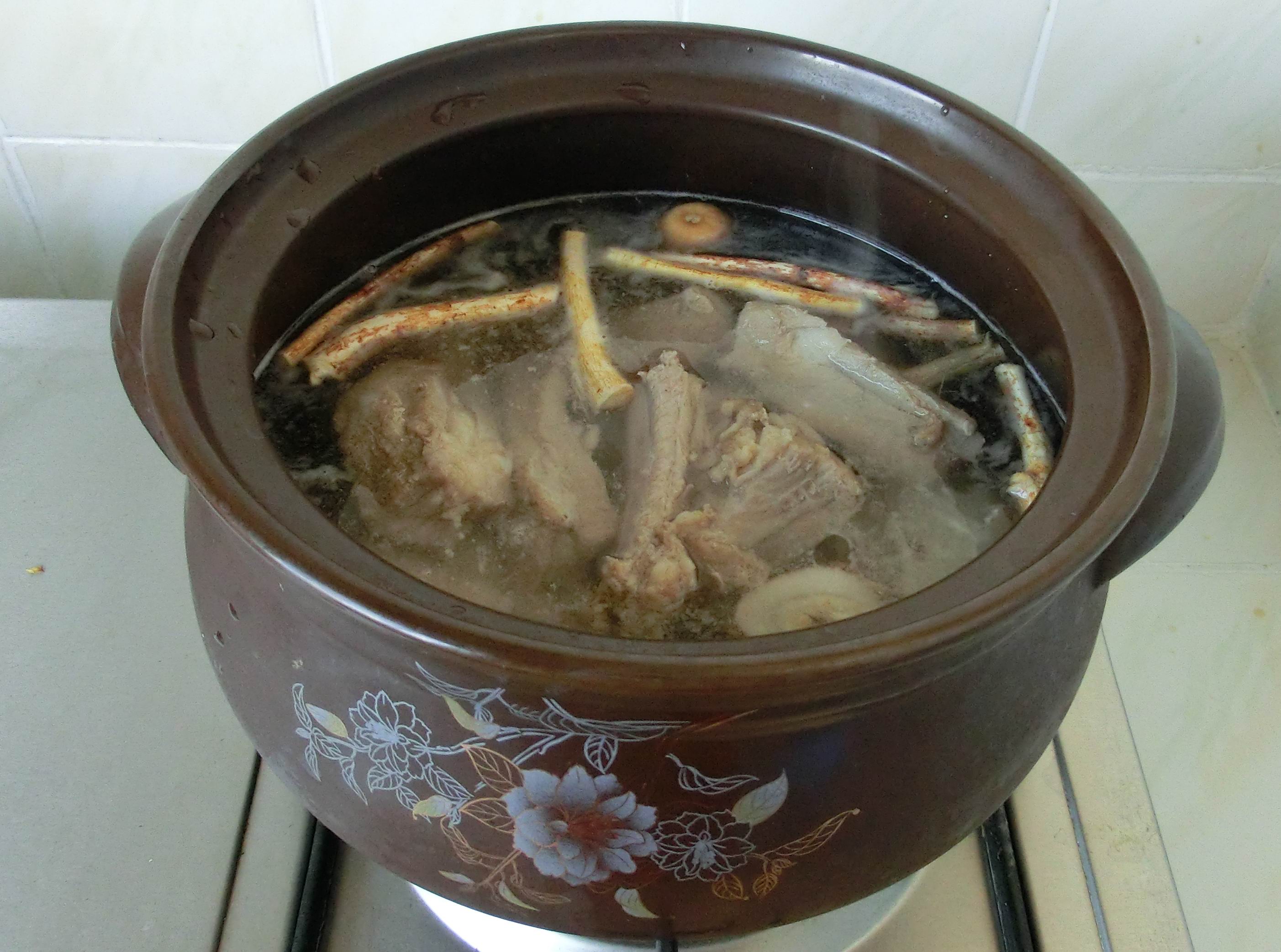 入夏后这6道汤多做给家人喝,入夏适合喝的汤