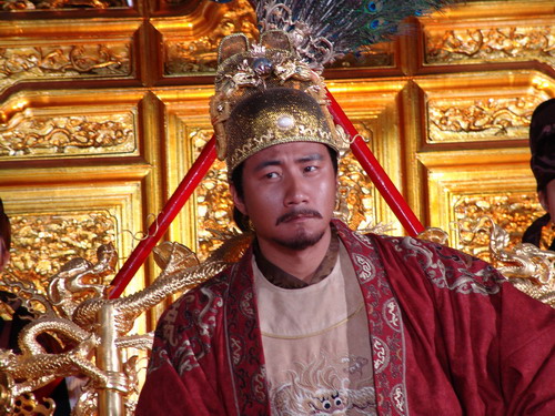 为什么要贴春联的来历,春节贴春联从什么习俗演变而来的