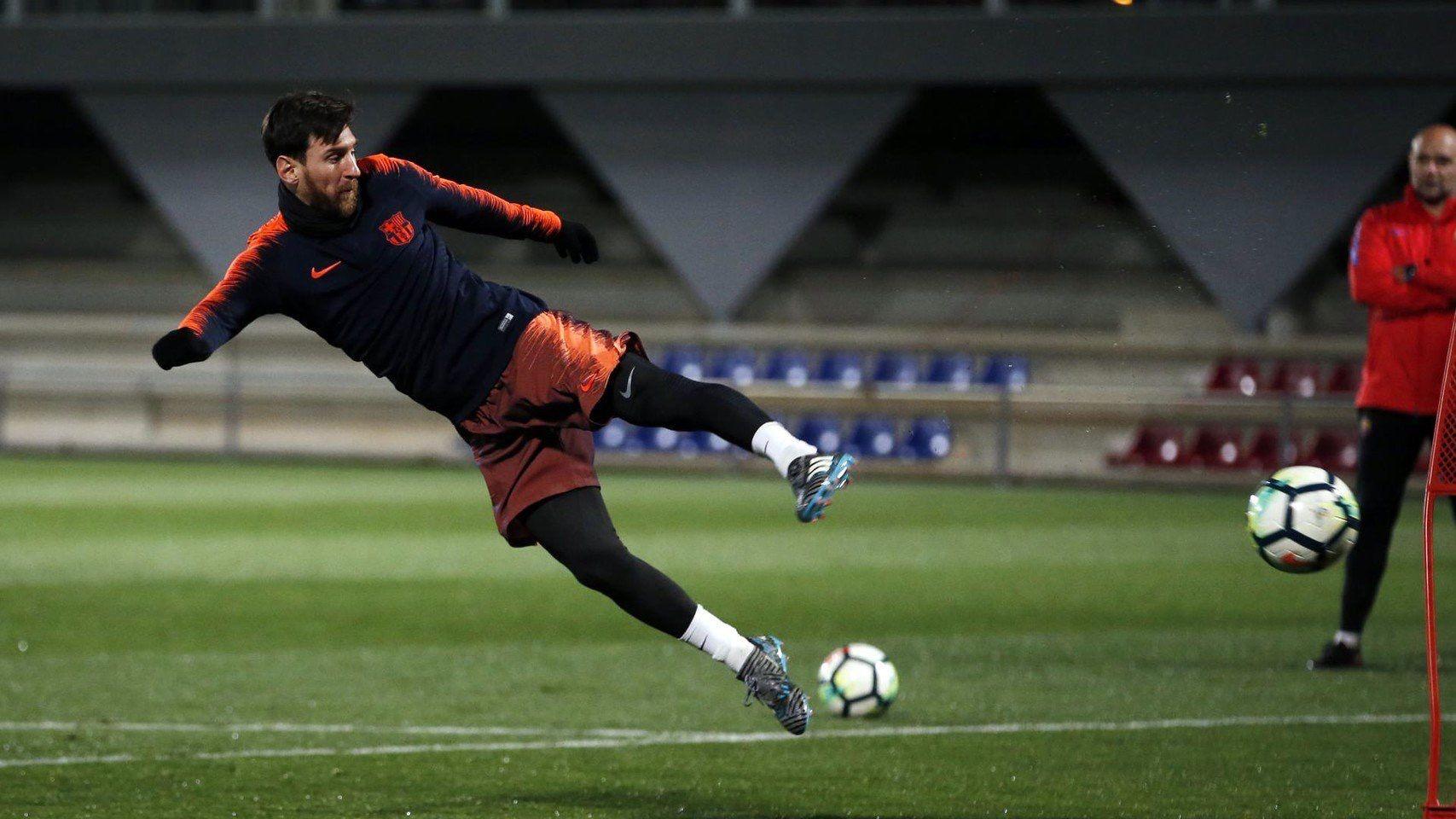 最厉害的前锋梅西,梅西和c罗与大罗的差距