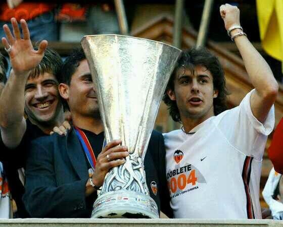 世纪之交的皇马5年3夺欧冠,瓦伦西亚传奇队