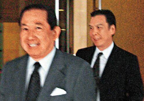 向华强和向华胜是兄弟吗,向华强和向华胜之间关系如何