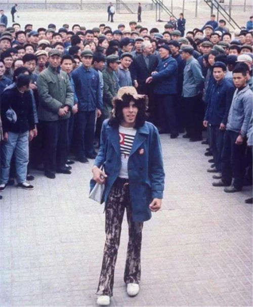 49年前，一美国人在日本上错车，却改写了中国历史，他到底做了啥