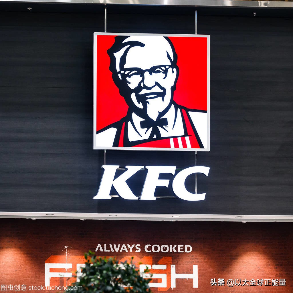 有八块腹肌的肯德基爷爷,肯德基老爷爷亲自做炸鸡