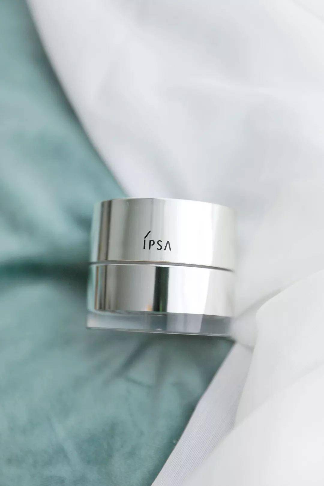 抬头纹和眼袋可以通过医美去掉吗,抬头纹很深医美上一般用什么填充