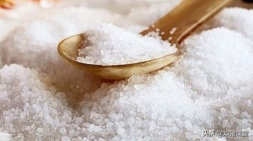 猪食欲不好怎么解决,猪吃饲料消化不好喂什么好