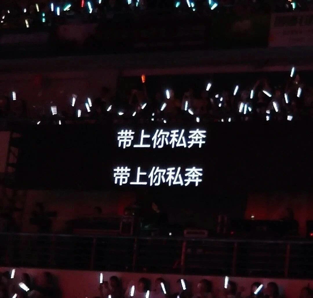 背景图：我把故事告诉了花花香飘向了整个小镇