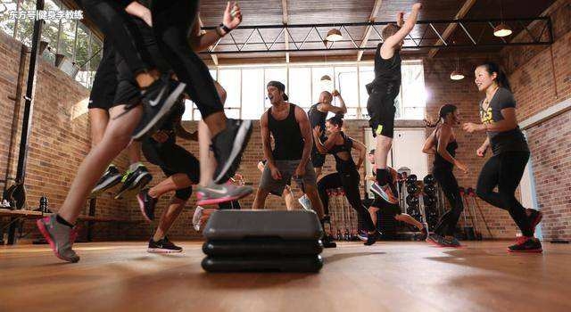 减肥停滞期怎么解决,减肥几天后体重停滞不减了