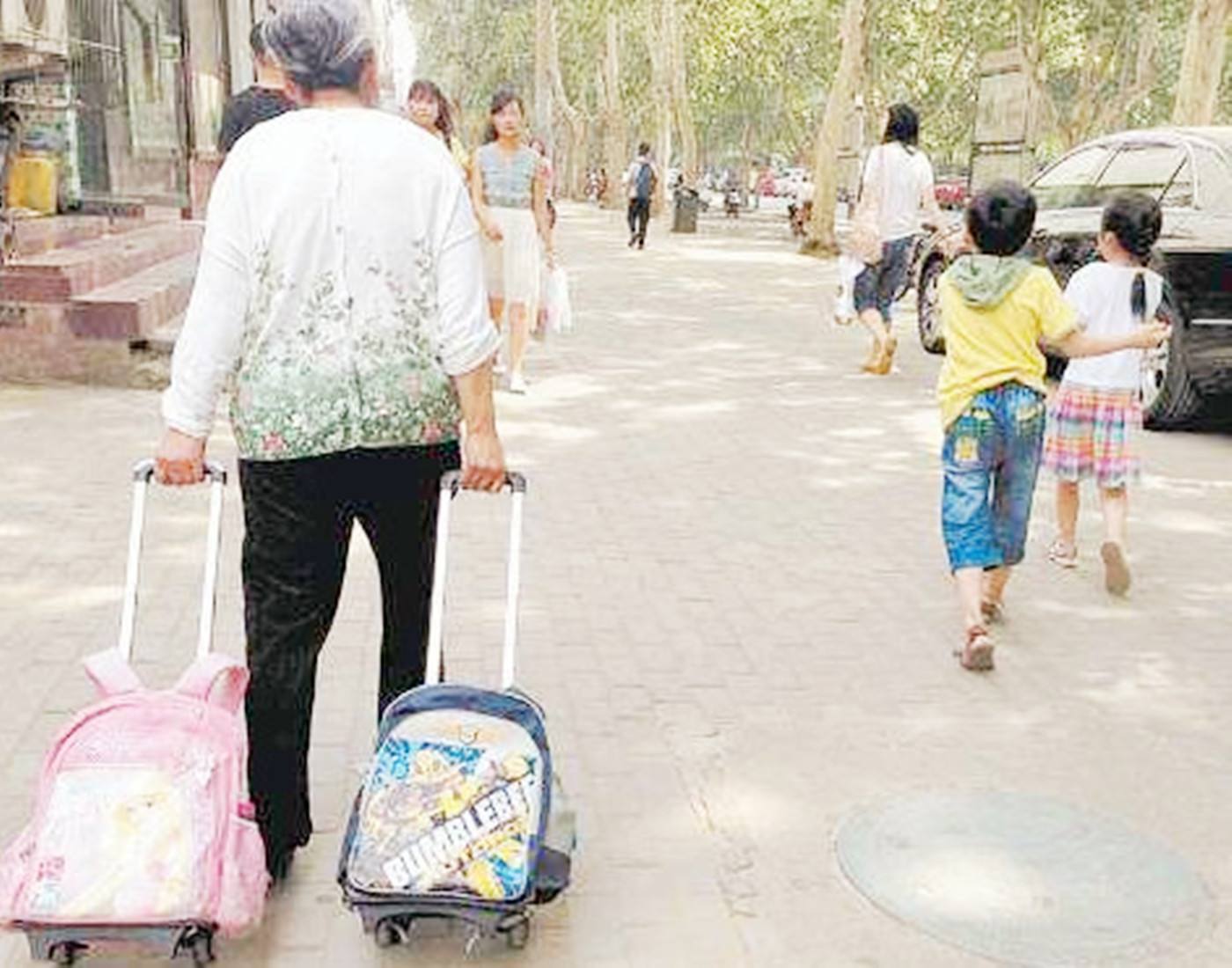 父母非要生二胎该怎么劝,面对父母重男轻女女儿应该怎么办